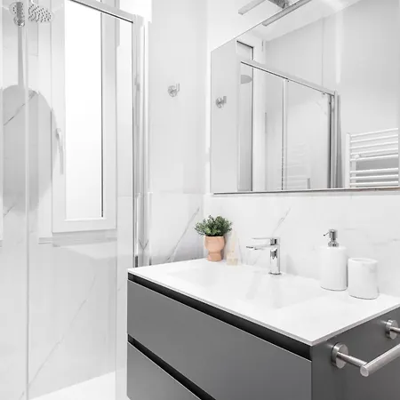 Lägenhet Easylife - Dimora Con Balcone In Porta Vittoria *