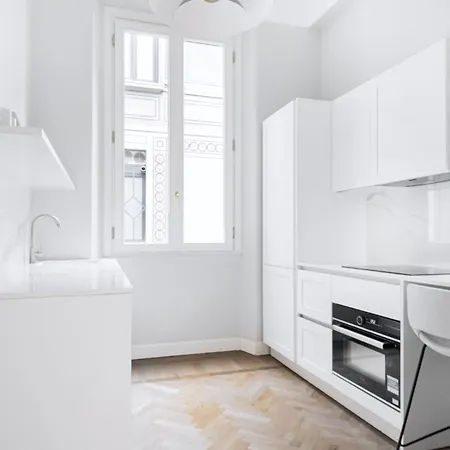 Lägenhet Easylife - Dimora Con Balcone In Porta Vittoria